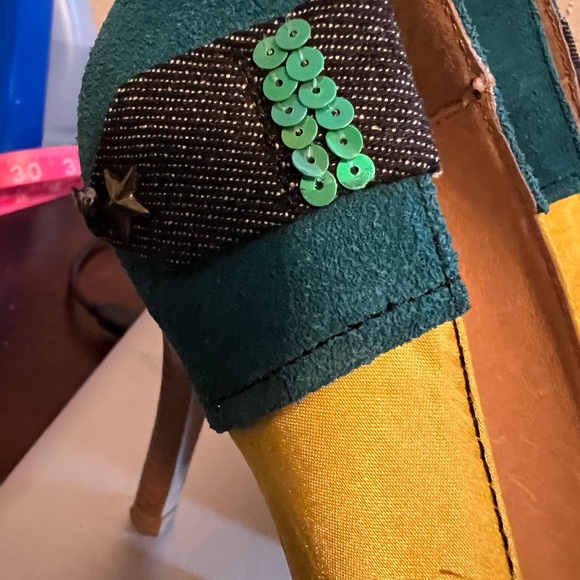 Two Lips‎ - Picture 8 of 9